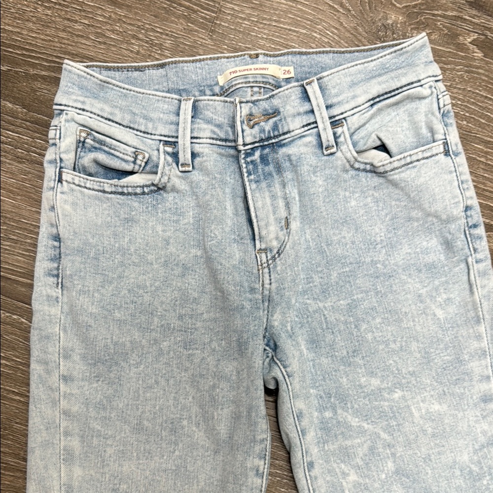 Levi’s Women’s Light Blue Denim Skinny Jeans Size 26 (XS-S)
